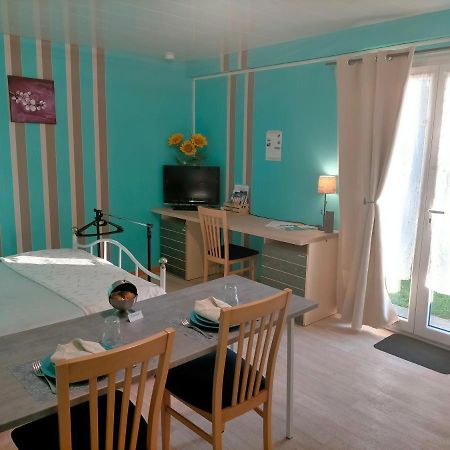 Studio " Tournesol " Au Coeur Du Berry Les Bordes Esterno foto