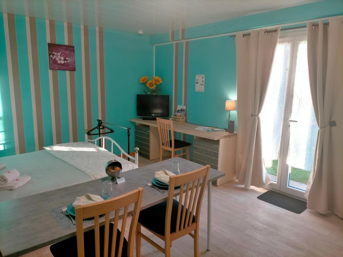 Studio " Tournesol " Au Coeur Du Berry Les Bordes Esterno foto